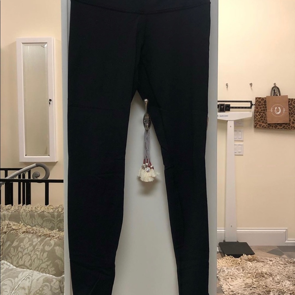 Lululemon black leggings - Picture 1 of 2
